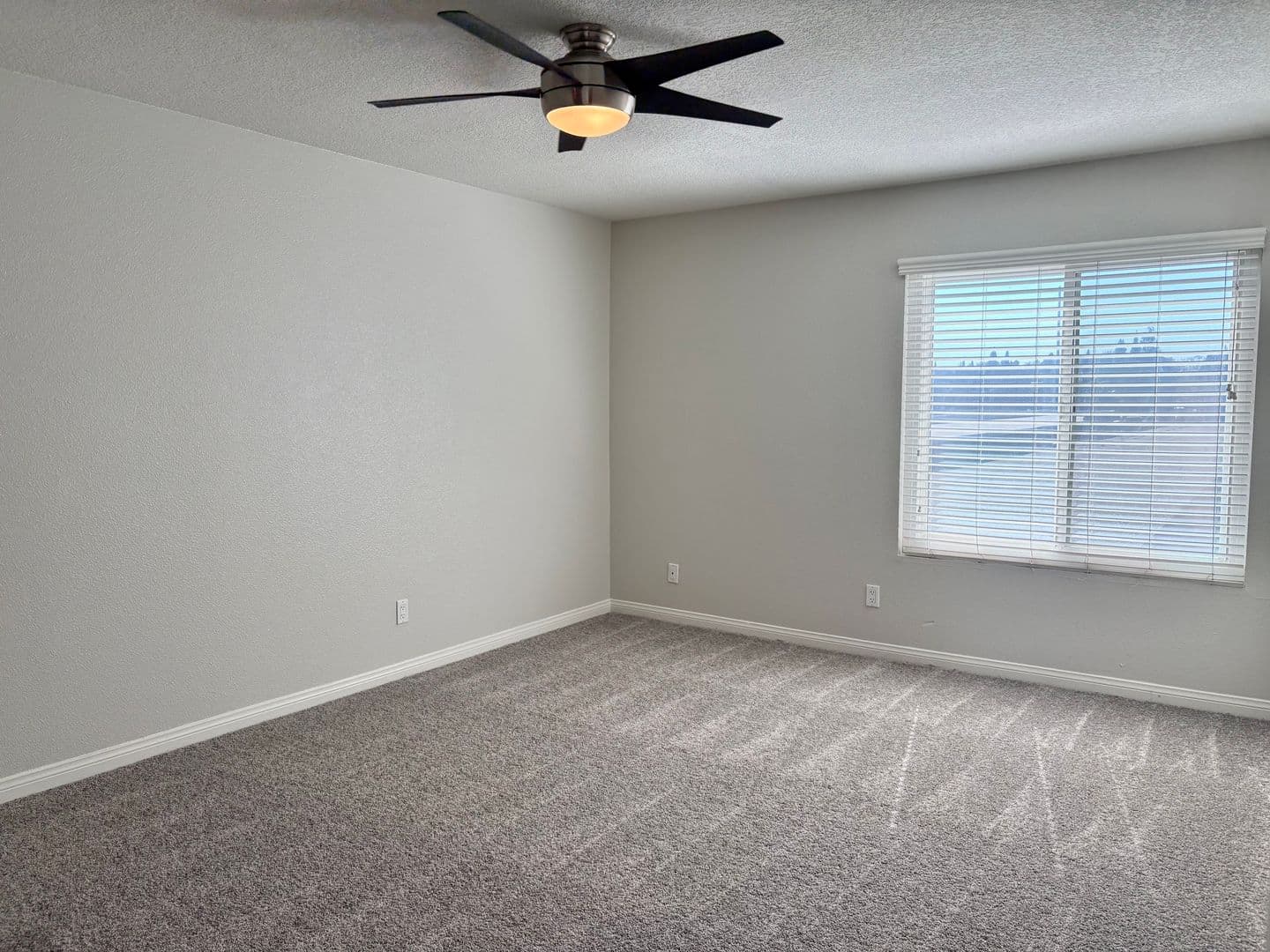 Anaheim Apartment: 2970 W. Orange Avenue