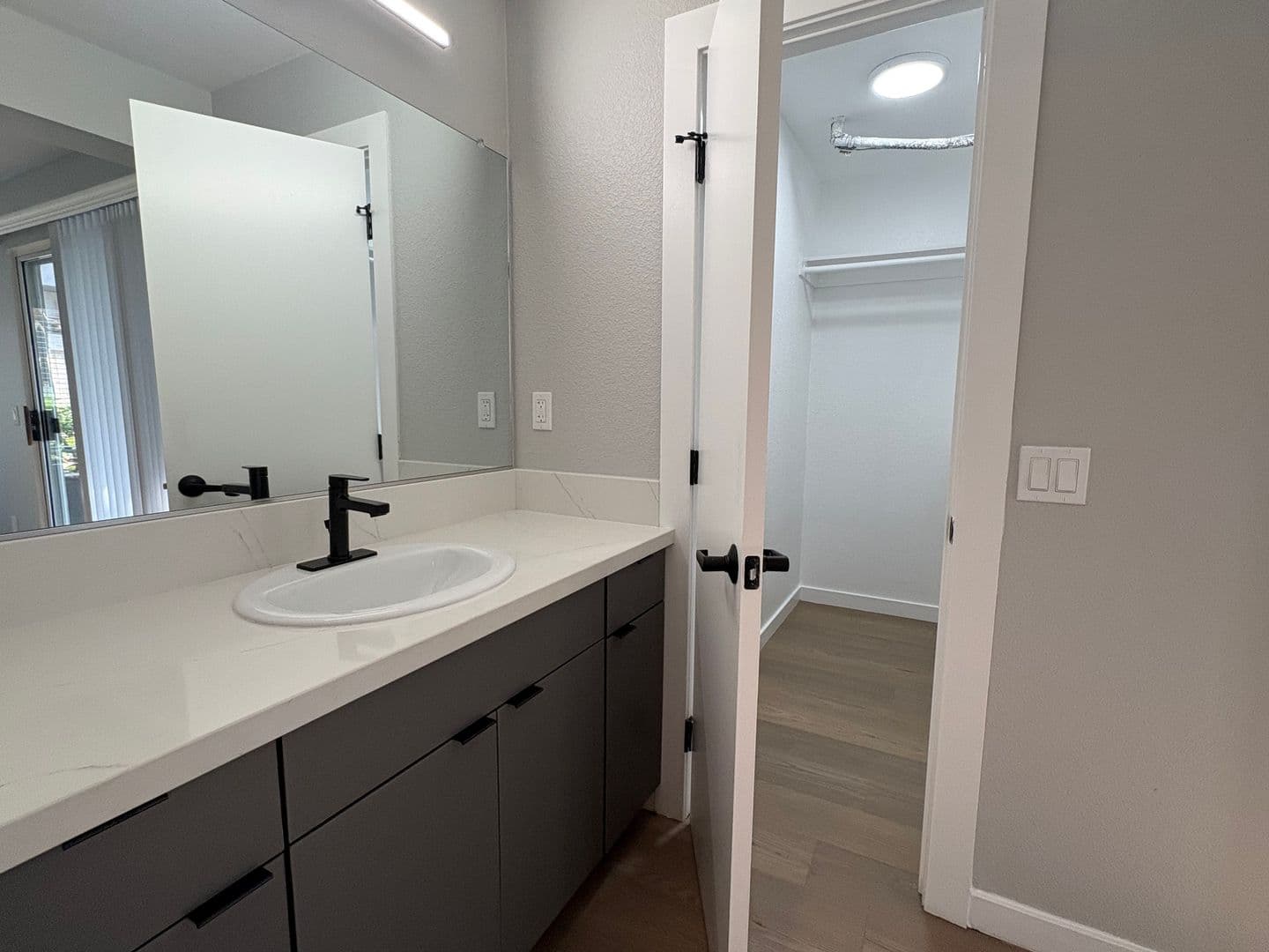 Costa Mesa Apartment: 2855 Pinecreek Drive