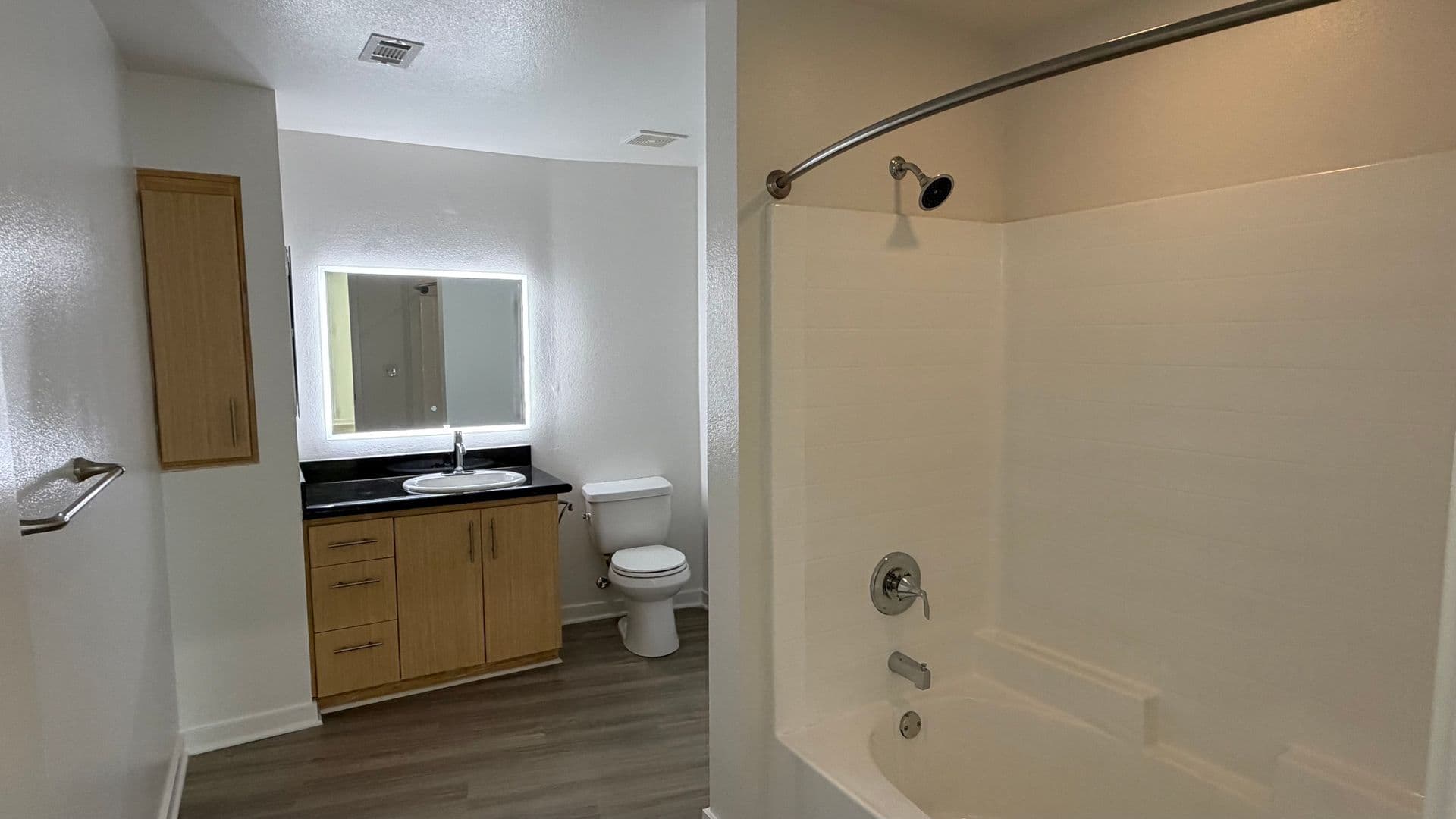Los Angeles Apartment: 138 North Beaudry Avenue