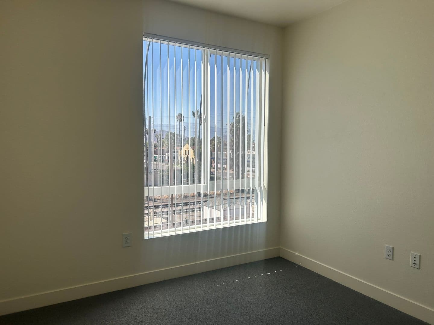Riverside Apartment: 3050 Mission Inn Avenue