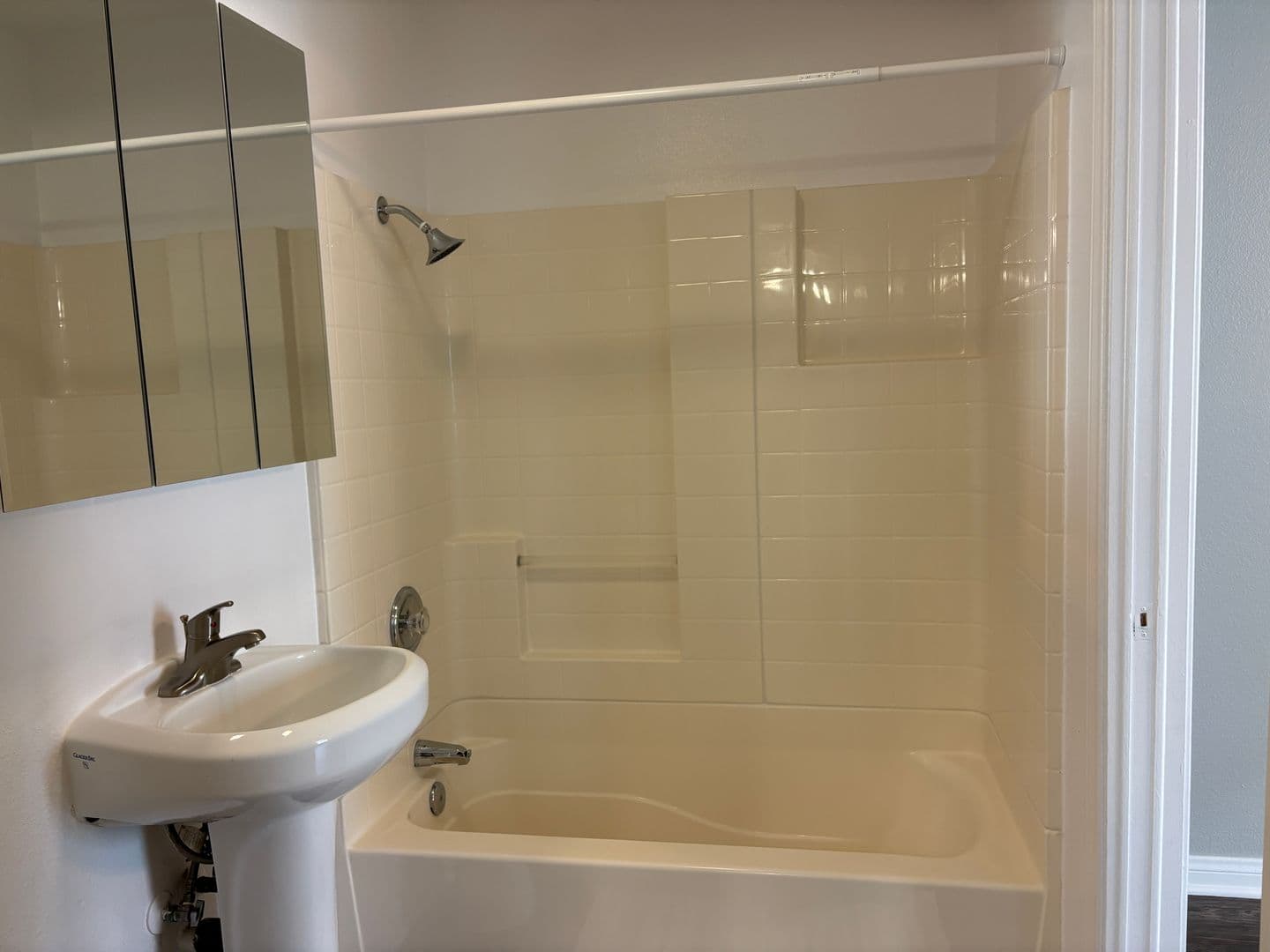 Fullerton Apartment: 1501 S. Highland Avenue