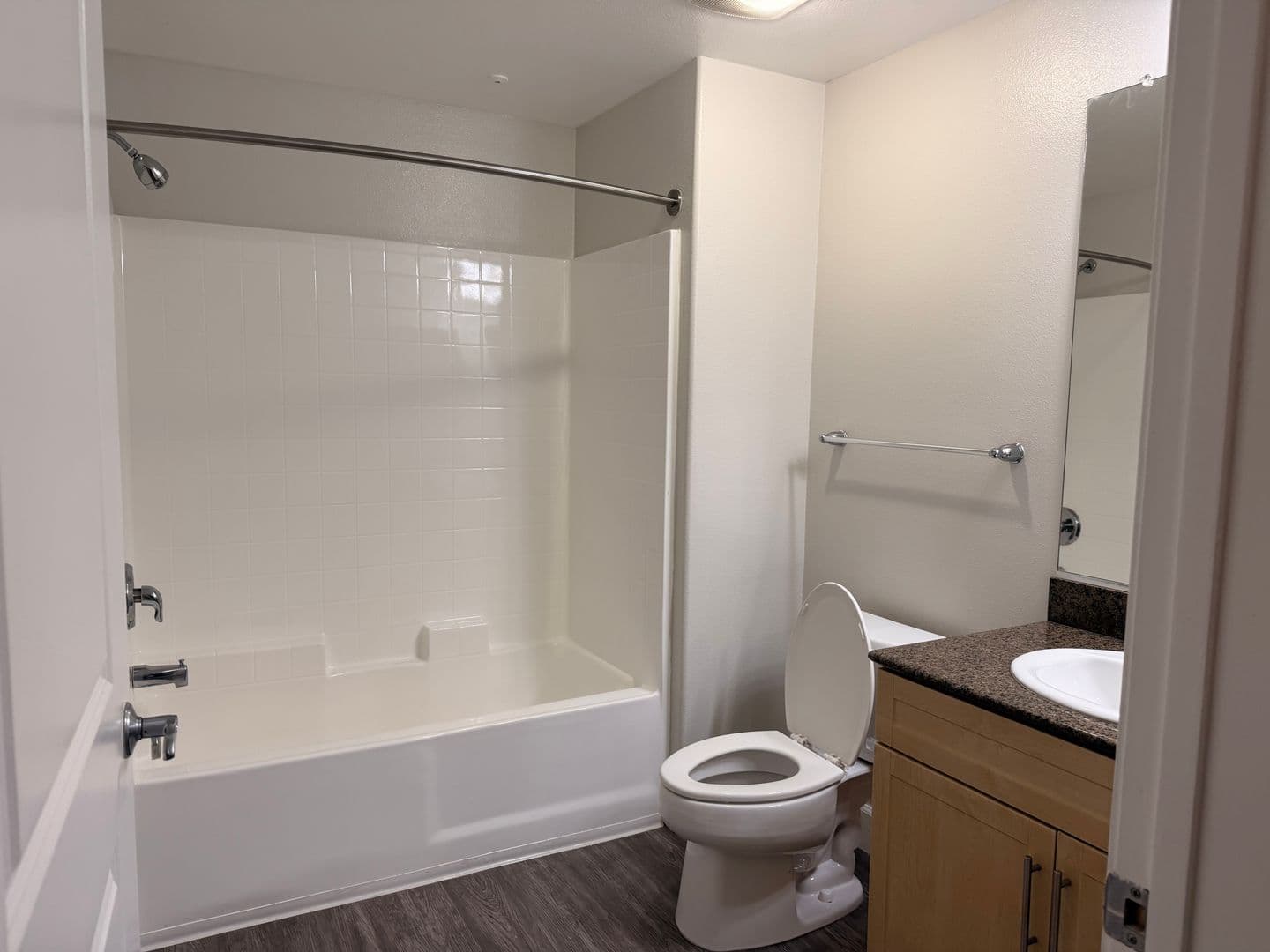 Anaheim Apartment: 2100 E. Katella Avenue