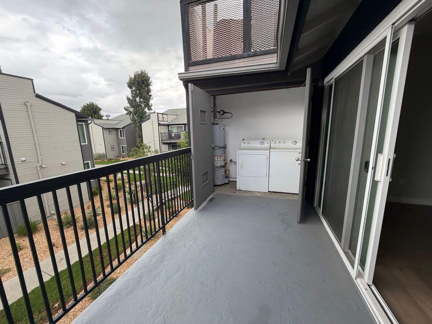 Riverside Apartment: 7600 Ambergate Place