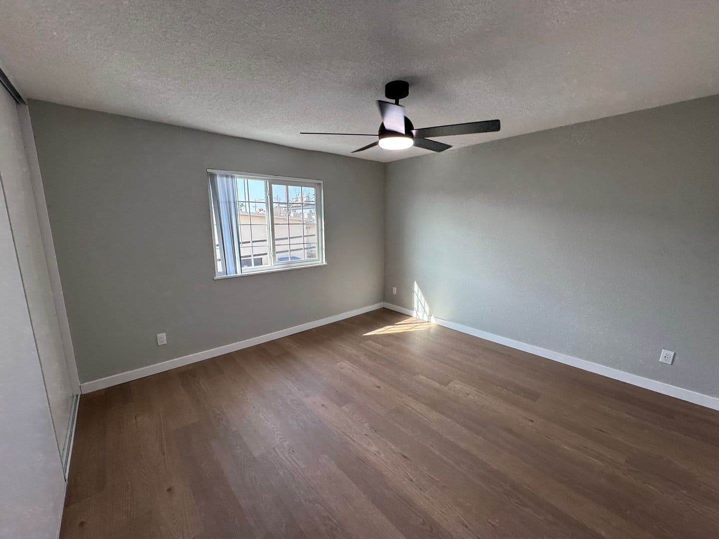 Santa Ana Apartment: 811 S. Fairview