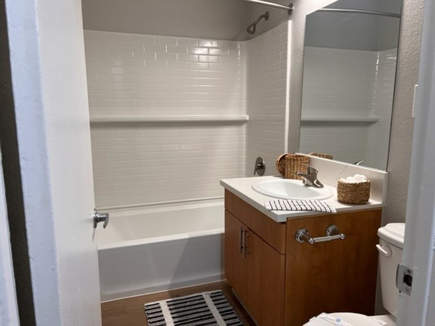 Long Beach Apartment: 1718 Ximeno Avenue