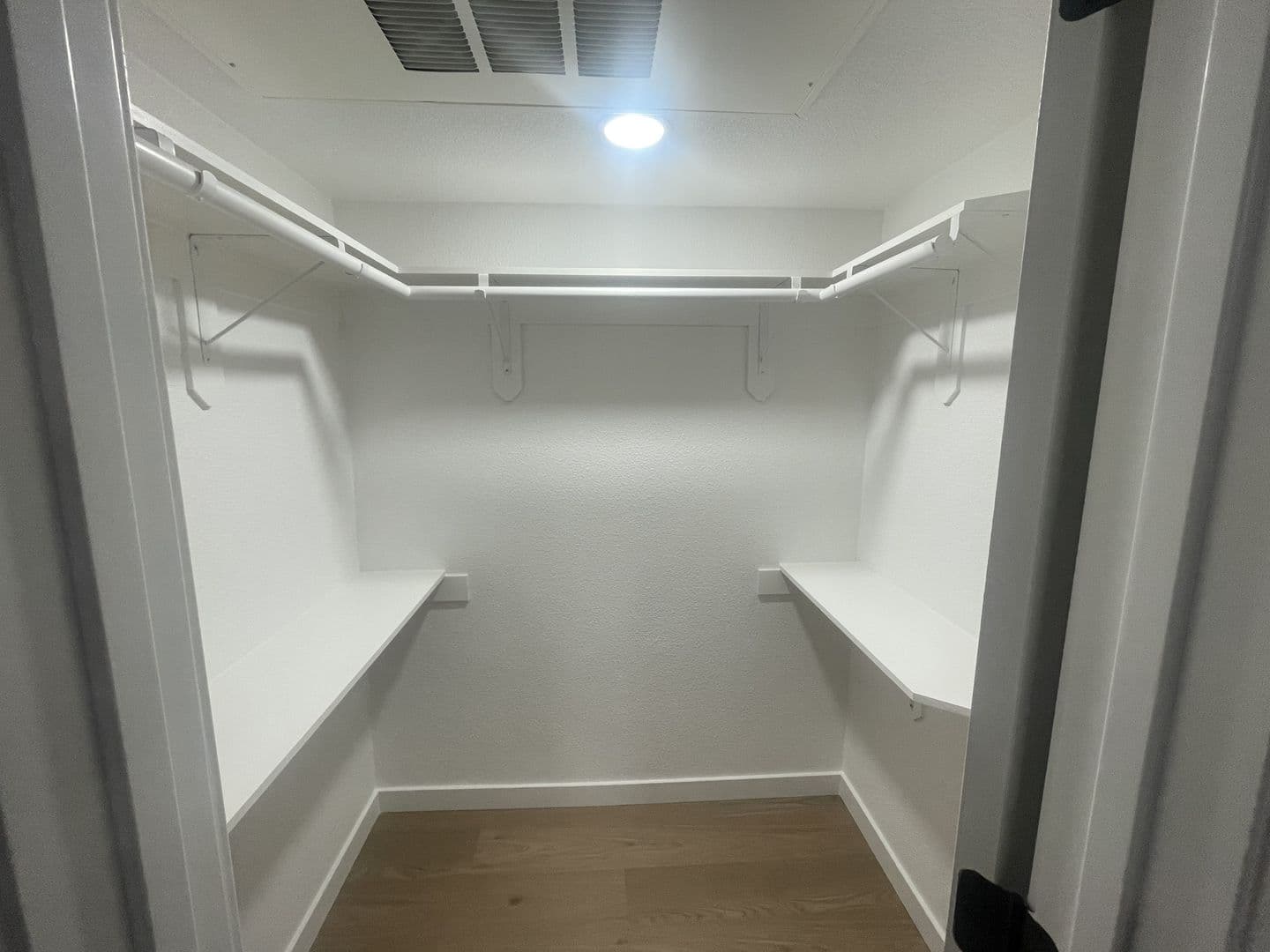 Costa Mesa Apartment: 2855 Pinecreek Drive