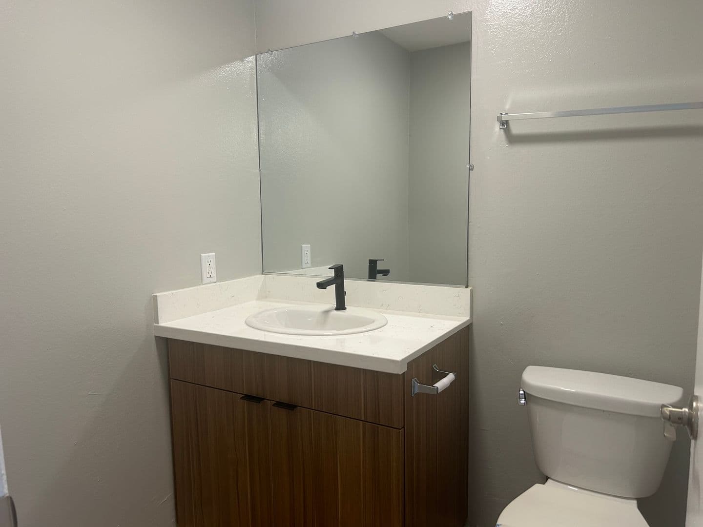 Santa Ana Apartment: 811 S. Fairview