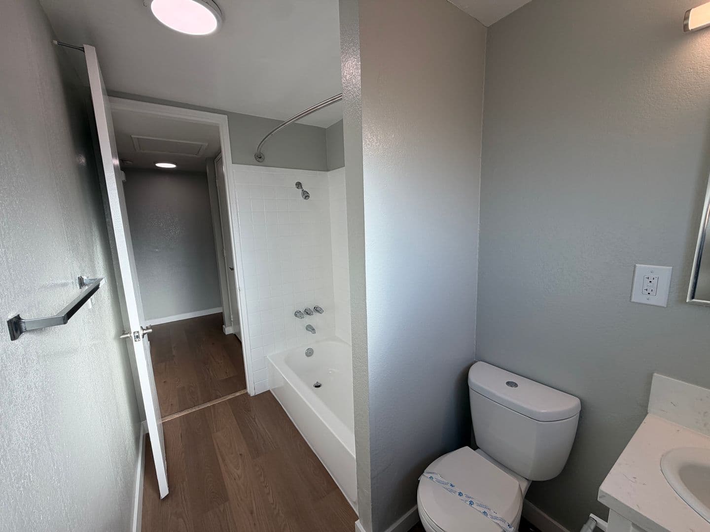 Lakewood Apartment: 4907 1/4 Hayter Avenue