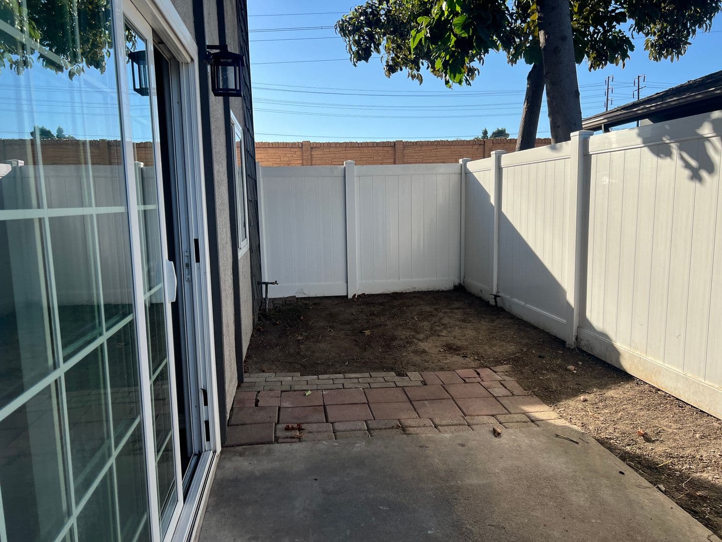 Anaheim Apartment: 2704 W. Ball Road