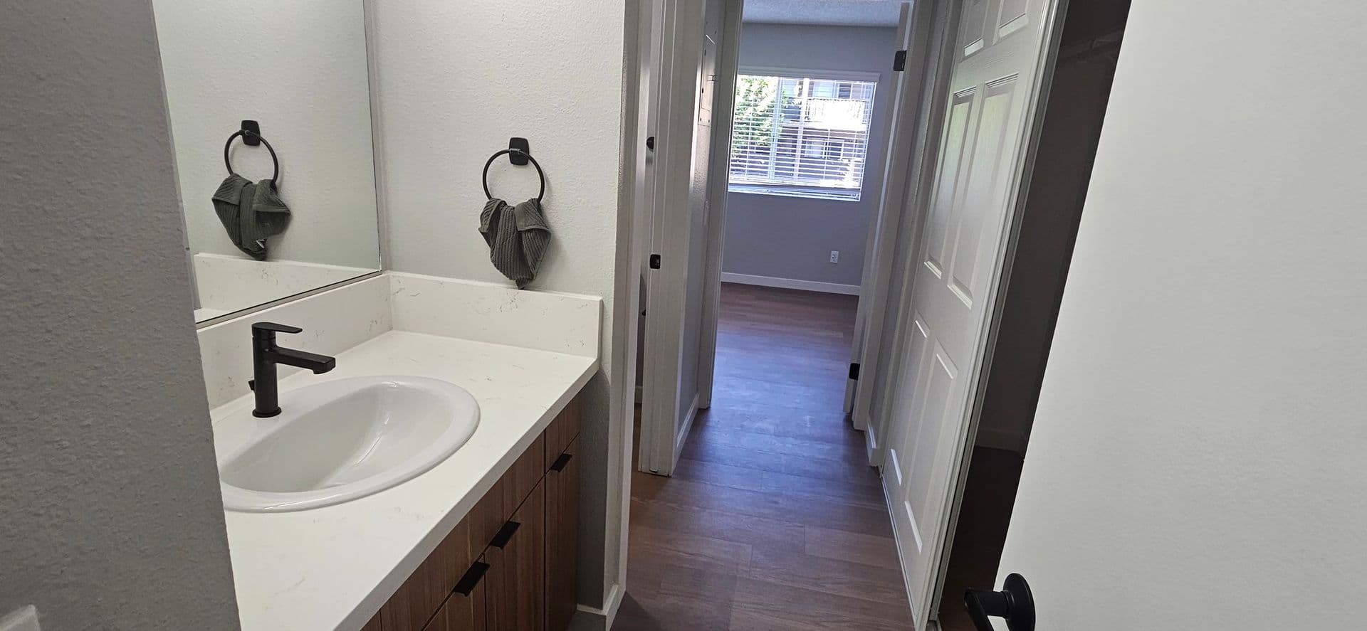 Santa Ana Apartment: 315 S. Newhope St.