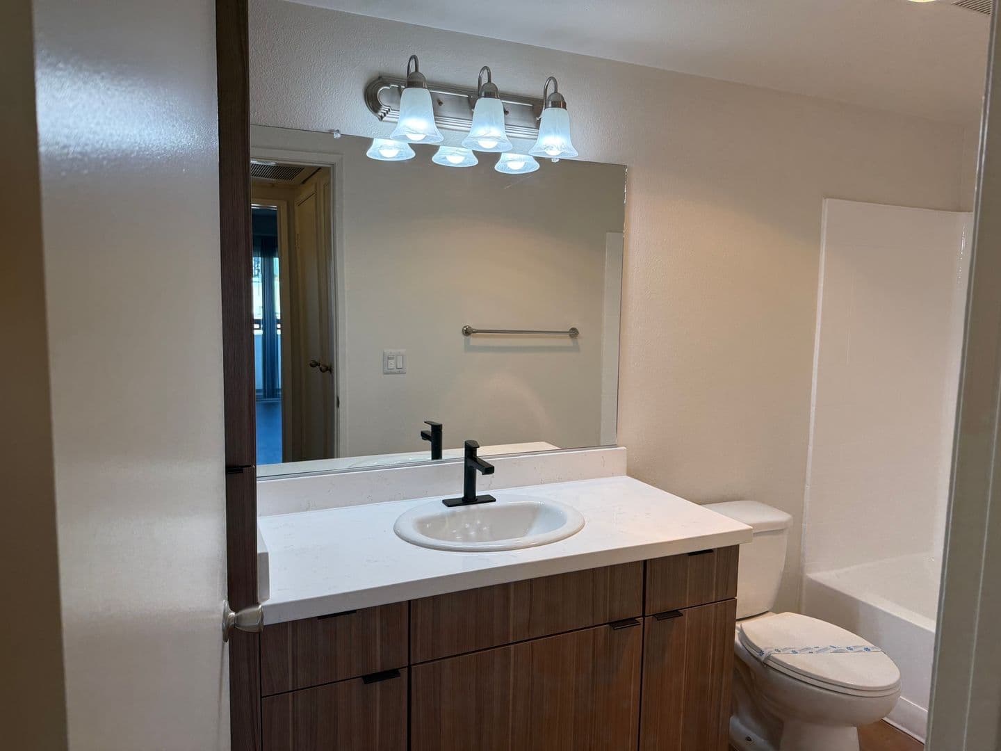 Santa Ana Apartment: 300 West 2nd Street