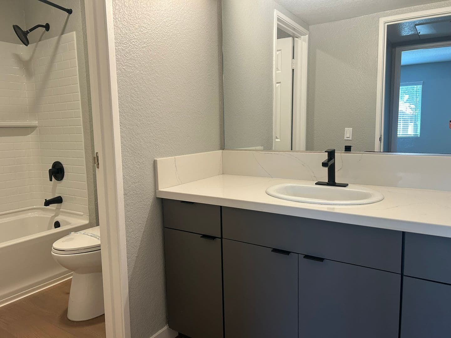 Riverside Apartment: 3957 Pierce Street