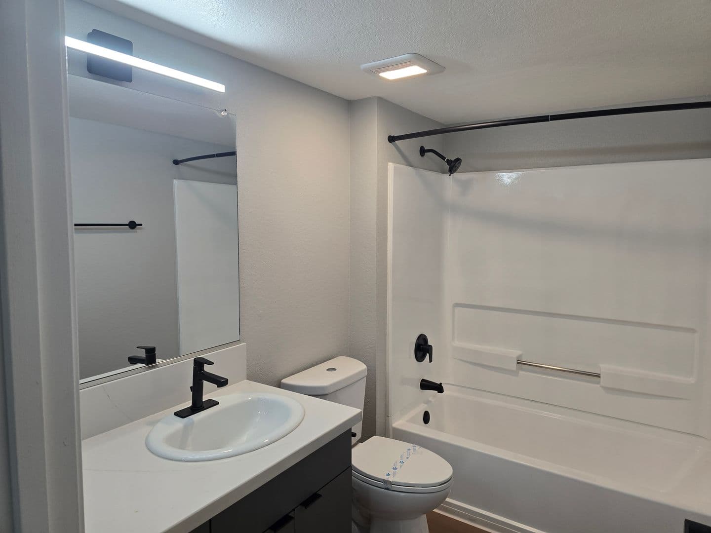 Riverside Apartment: 3957 Pierce Street