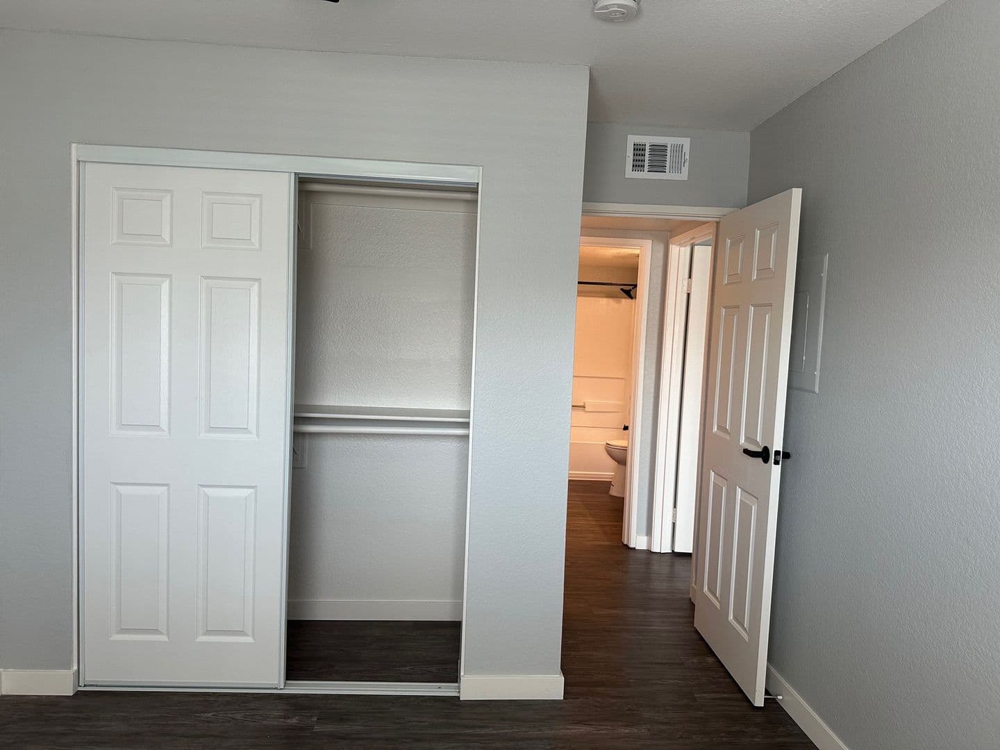 Riverside Apartment: 3957 Pierce Street