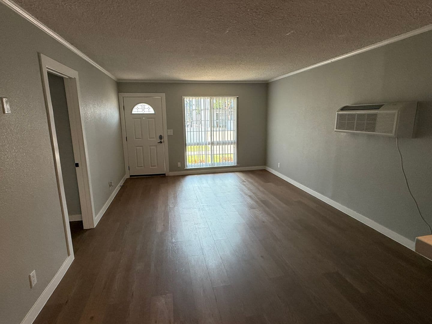 Santa Ana Apartment: 811 S. Fairview
