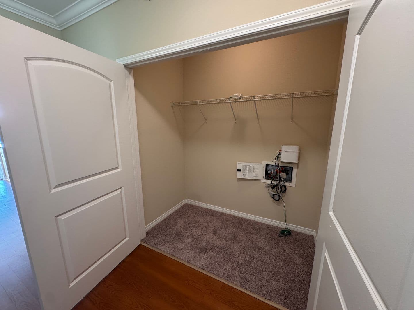 Anaheim Apartment: 2100 E. Katella Avenue
