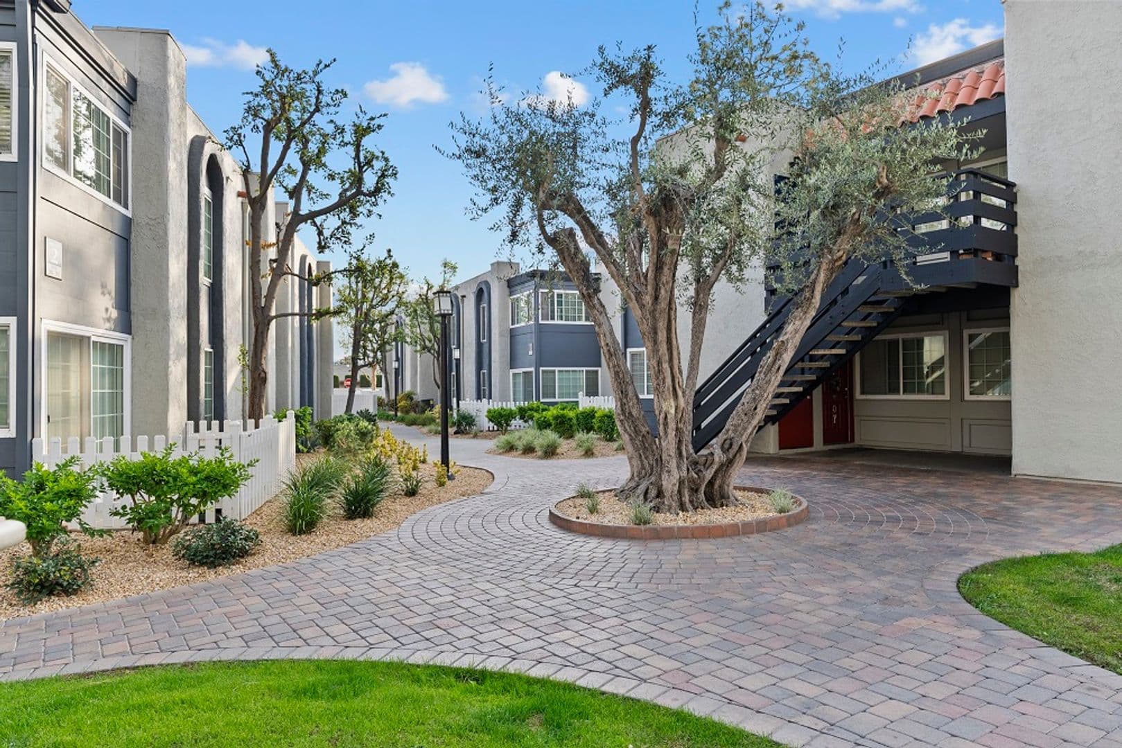 Bellflower Apartment: 14500 McNab Avenue