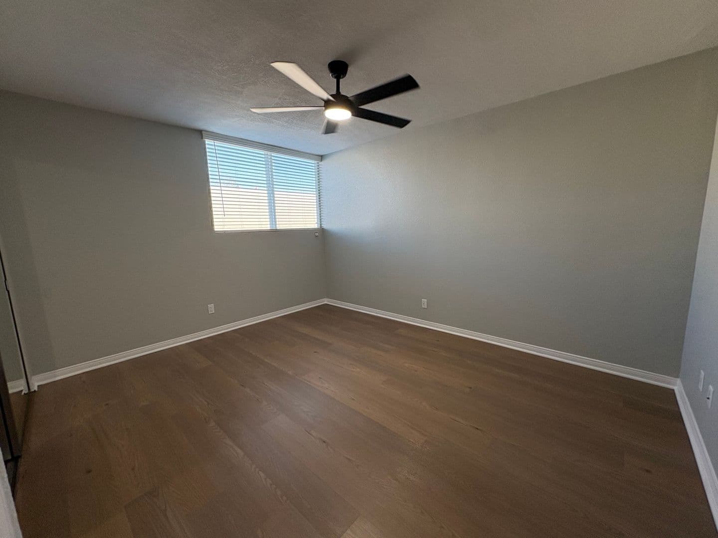 Lakewood Apartment: 4905 Castana Avenue