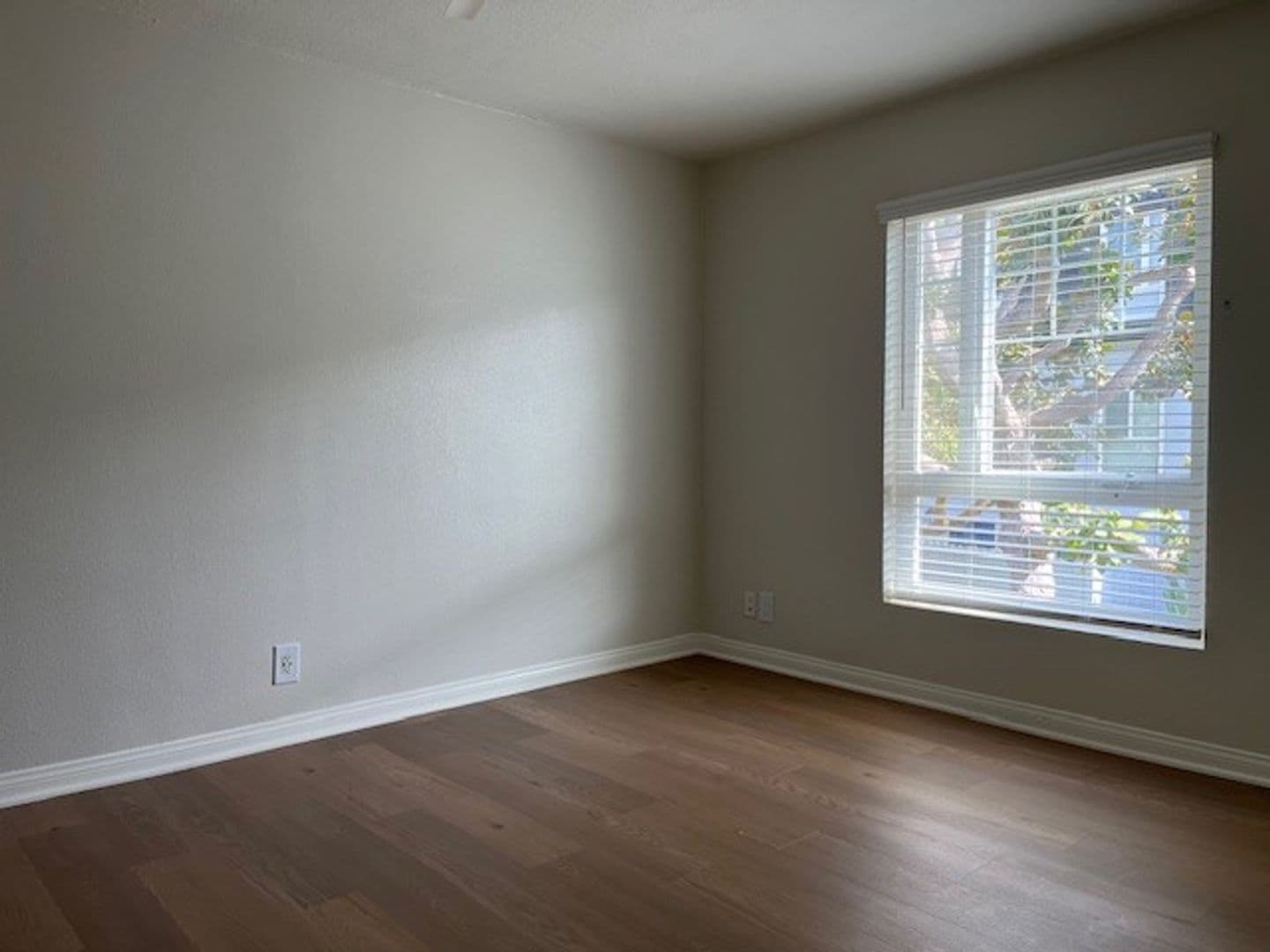 Fullerton Apartment: 1375 W. Valencia Drive