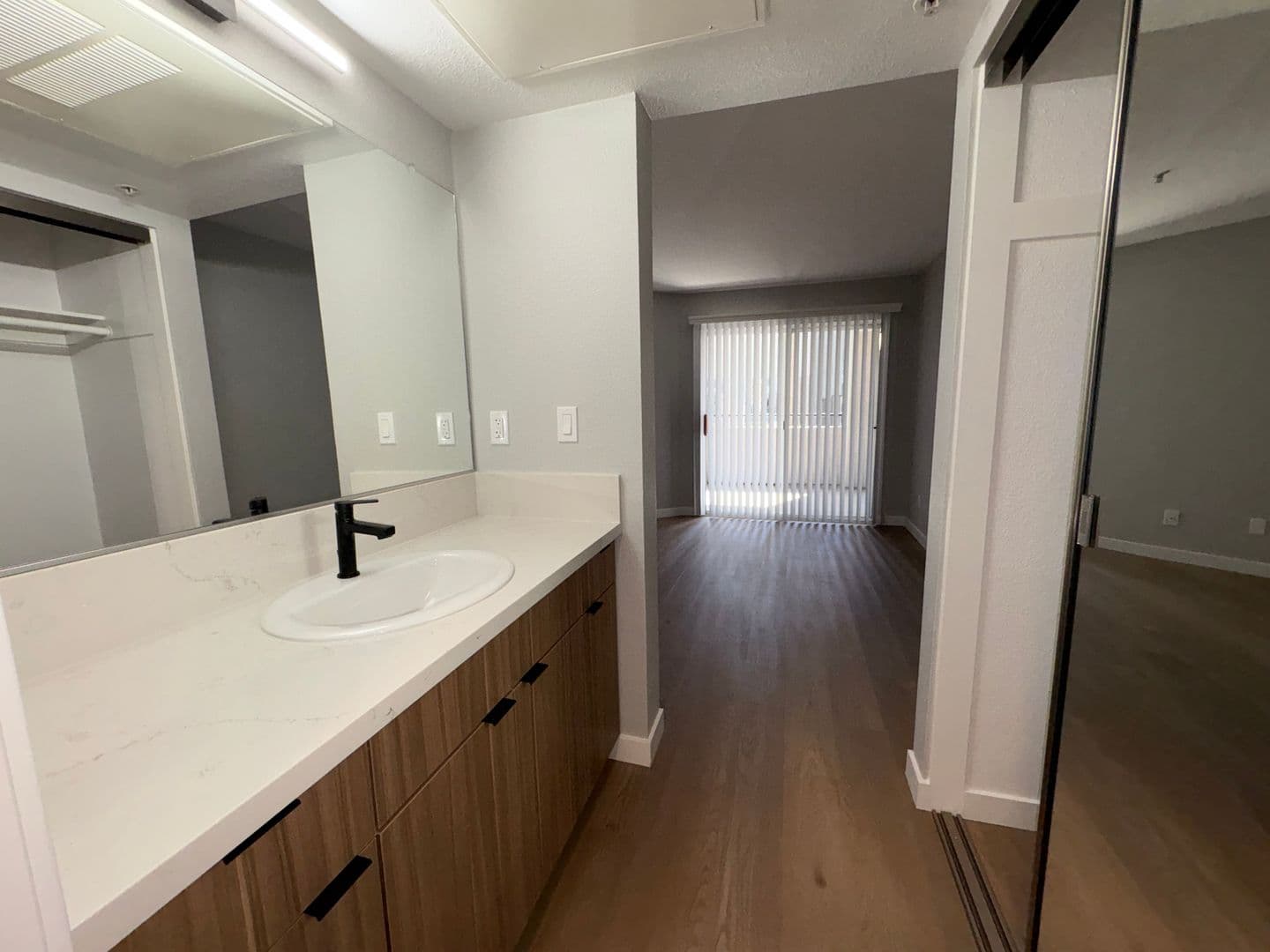 Costa Mesa Apartment: 2855 Pinecreek Drive