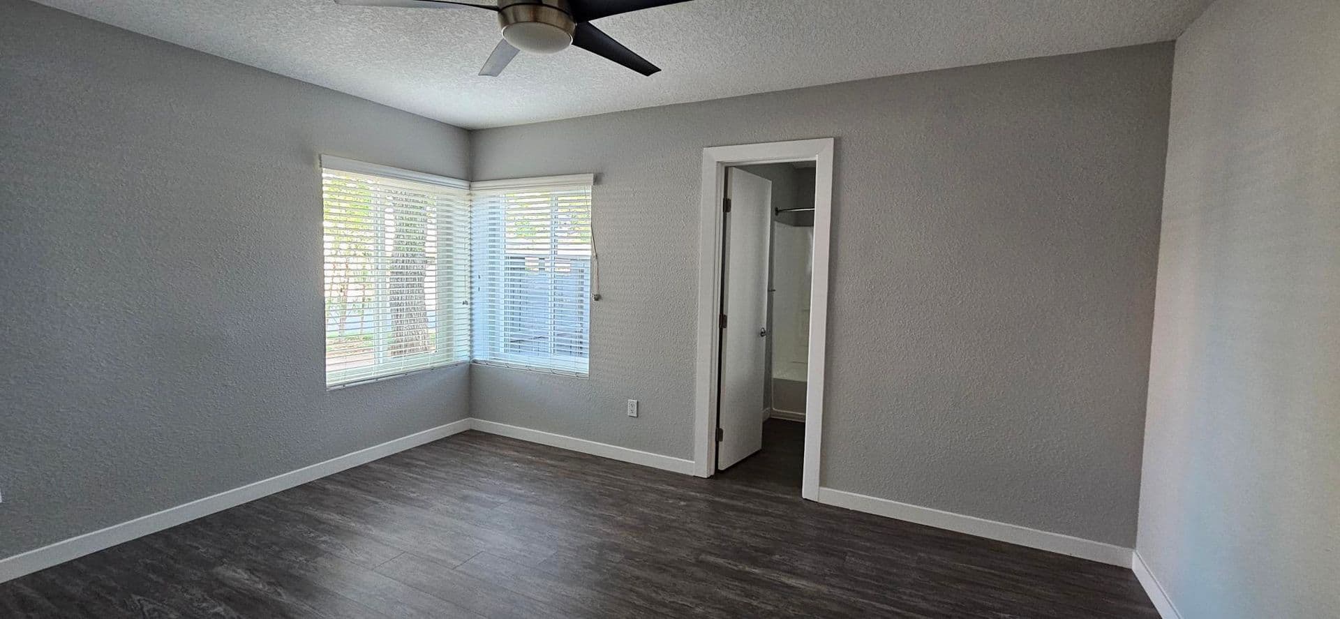 Riverside Apartment: 7600 Ambergate Place