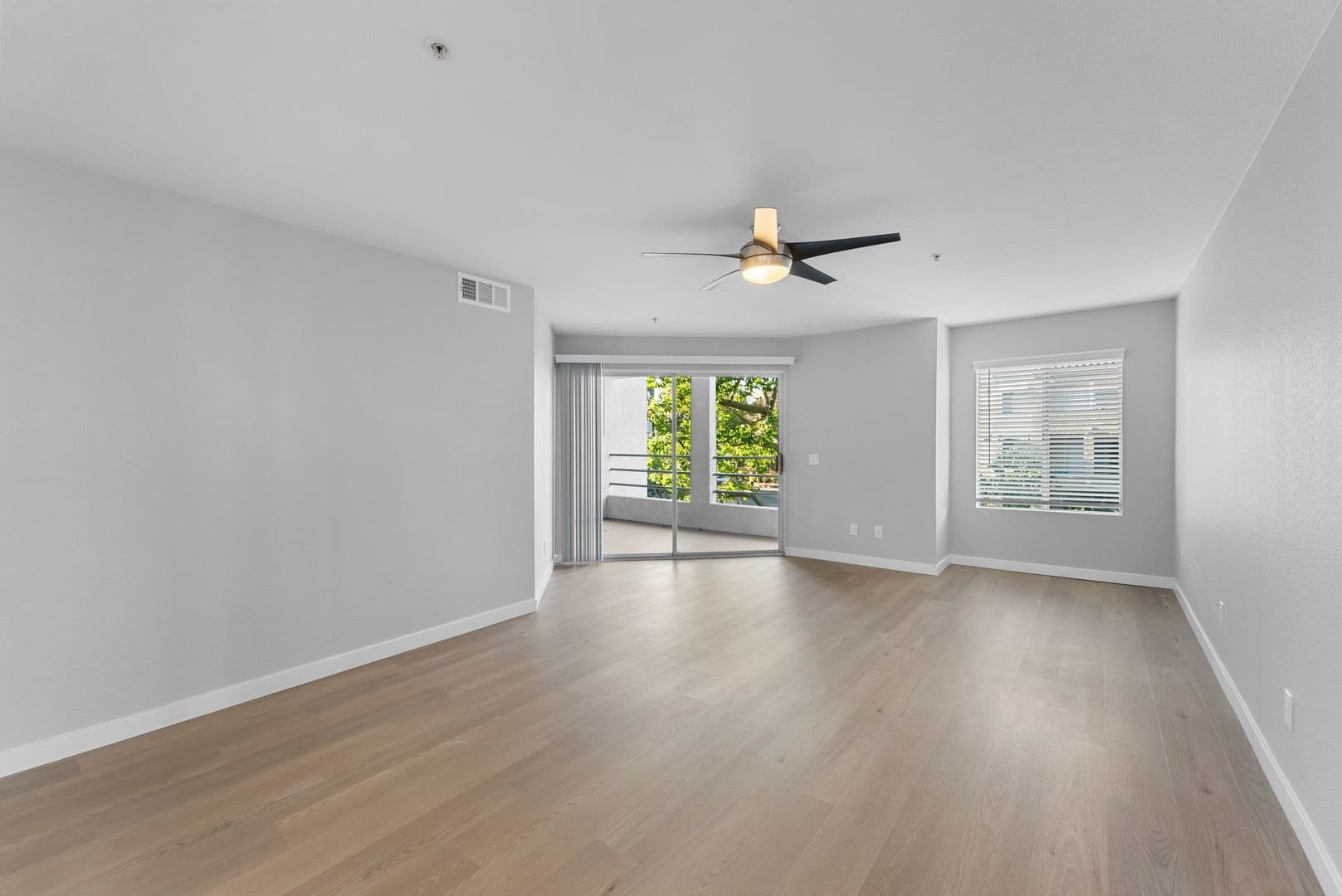 Costa Mesa Apartment: 2855 Pinecreek Drive