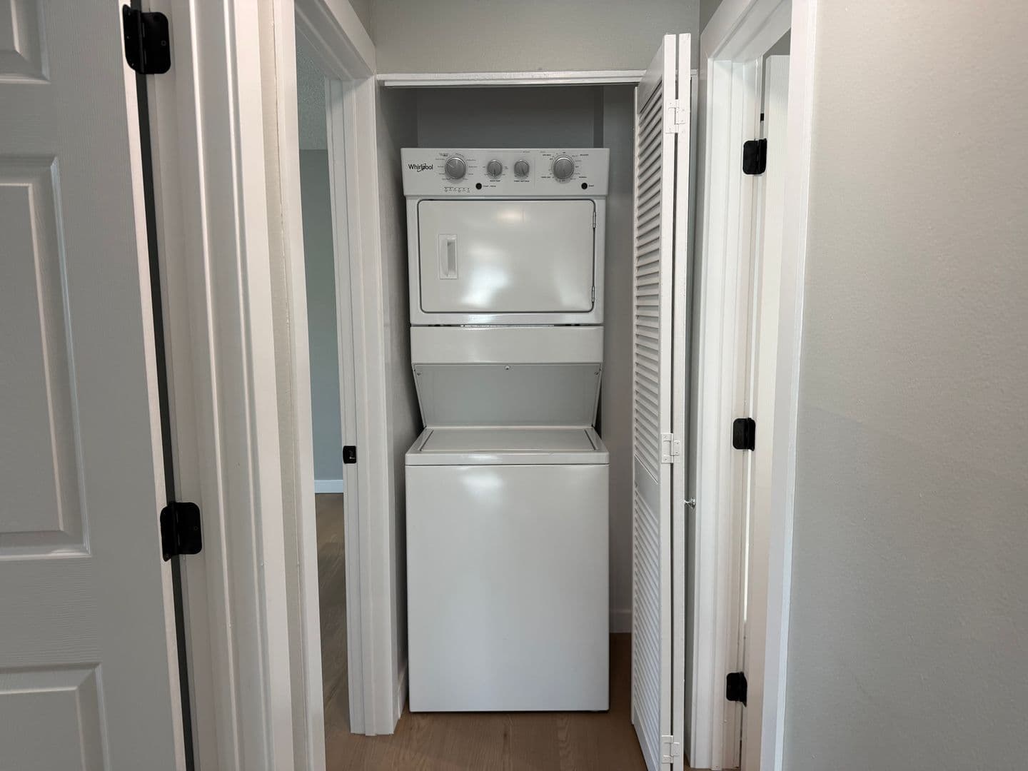 Orange Apartment: 501 E. Katella Avenue