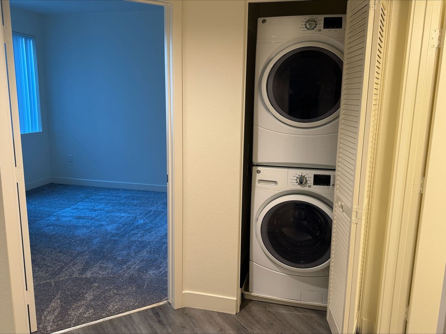 Riverside Apartment: 3050 Mission Inn Avenue