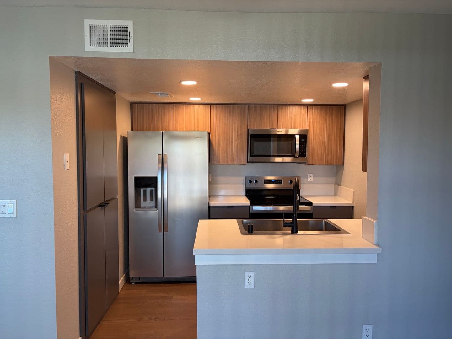 Riverside Apartment: 3957 Pierce Street