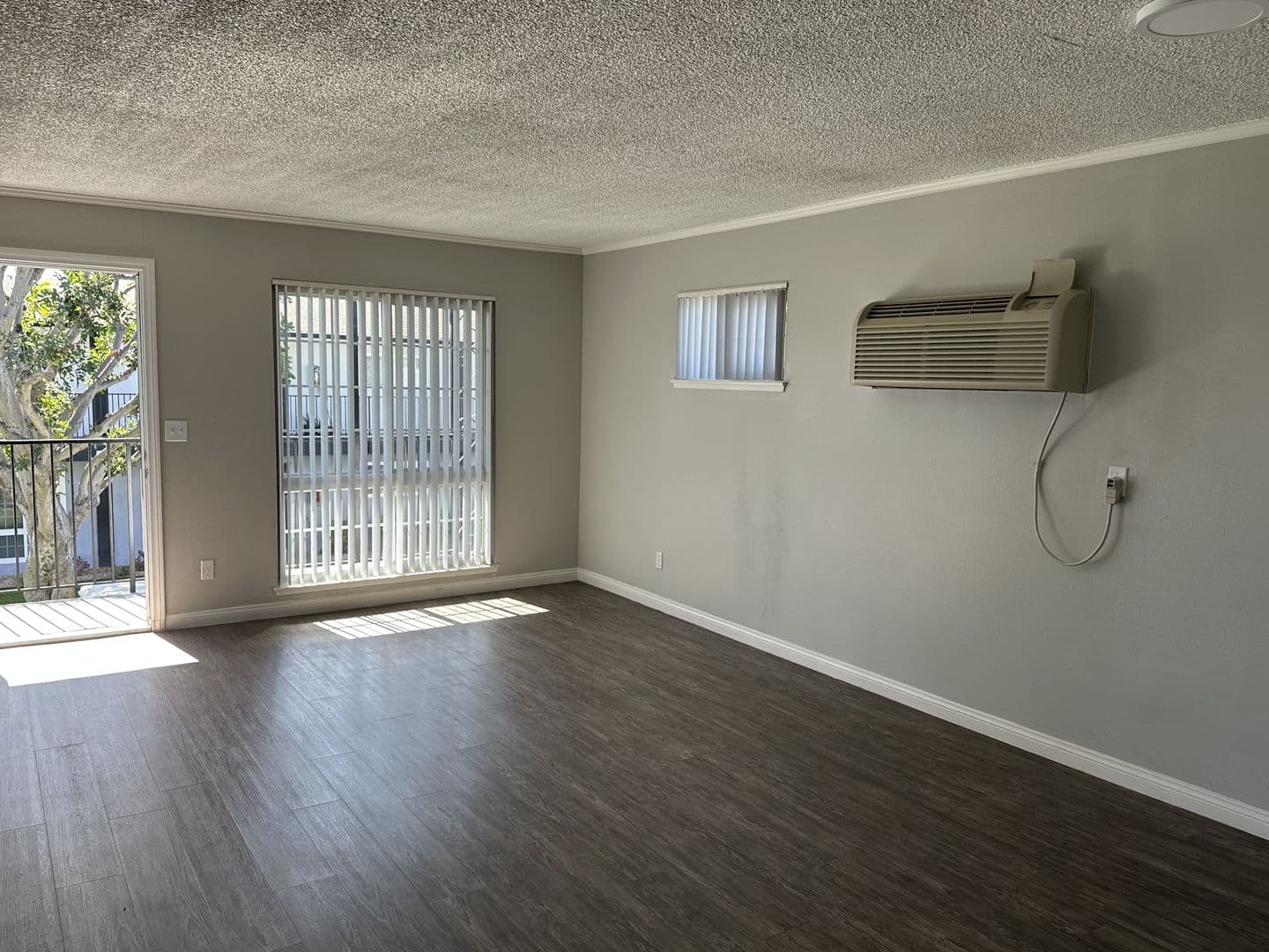 Santa Ana Apartment: 811 S. Fairview