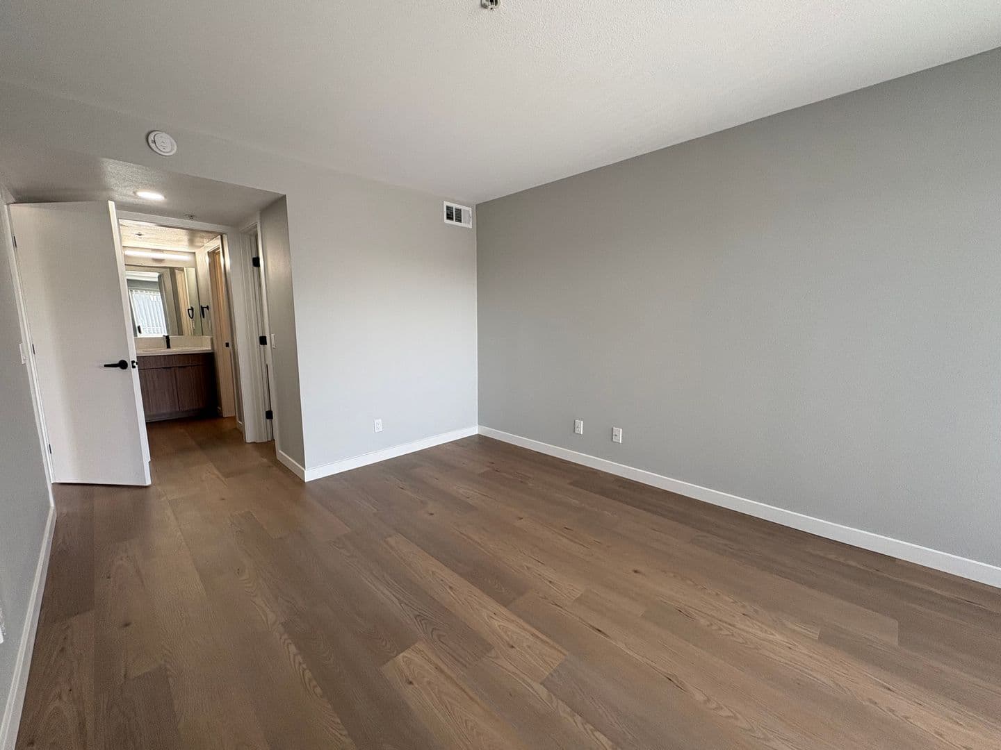 Costa Mesa Apartment: 2855 Pinecreek Drive