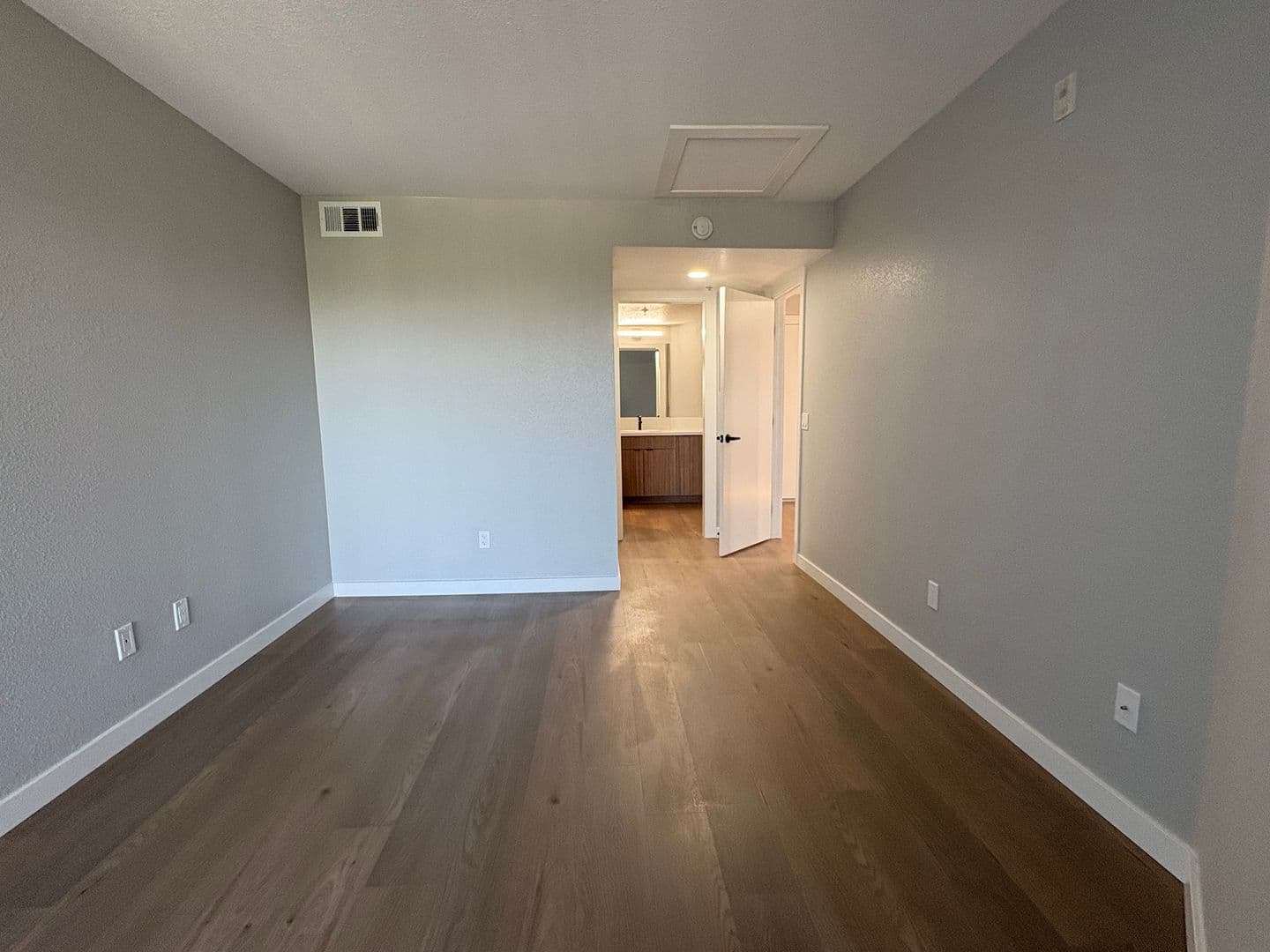 Costa Mesa Apartment: 2855 Pinecreek Drive