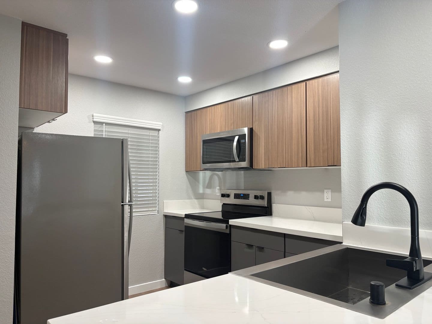 Costa Mesa Apartment: 2855 Pinecreek Drive