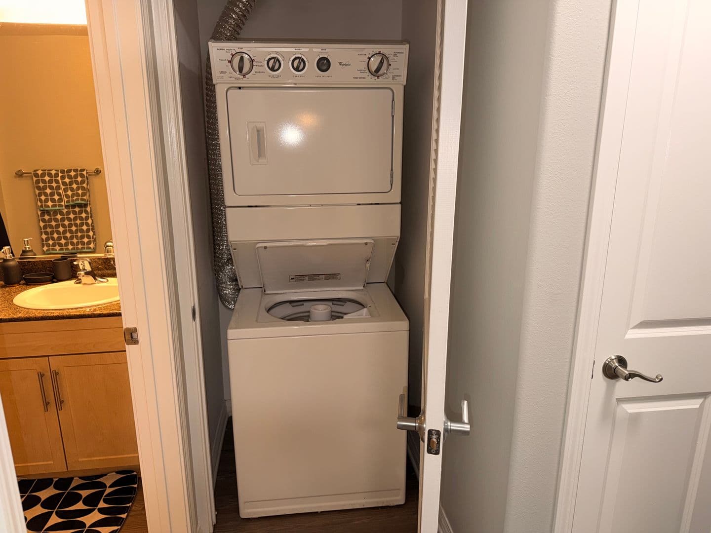 Anaheim Apartment: 2100 E. Katella Avenue