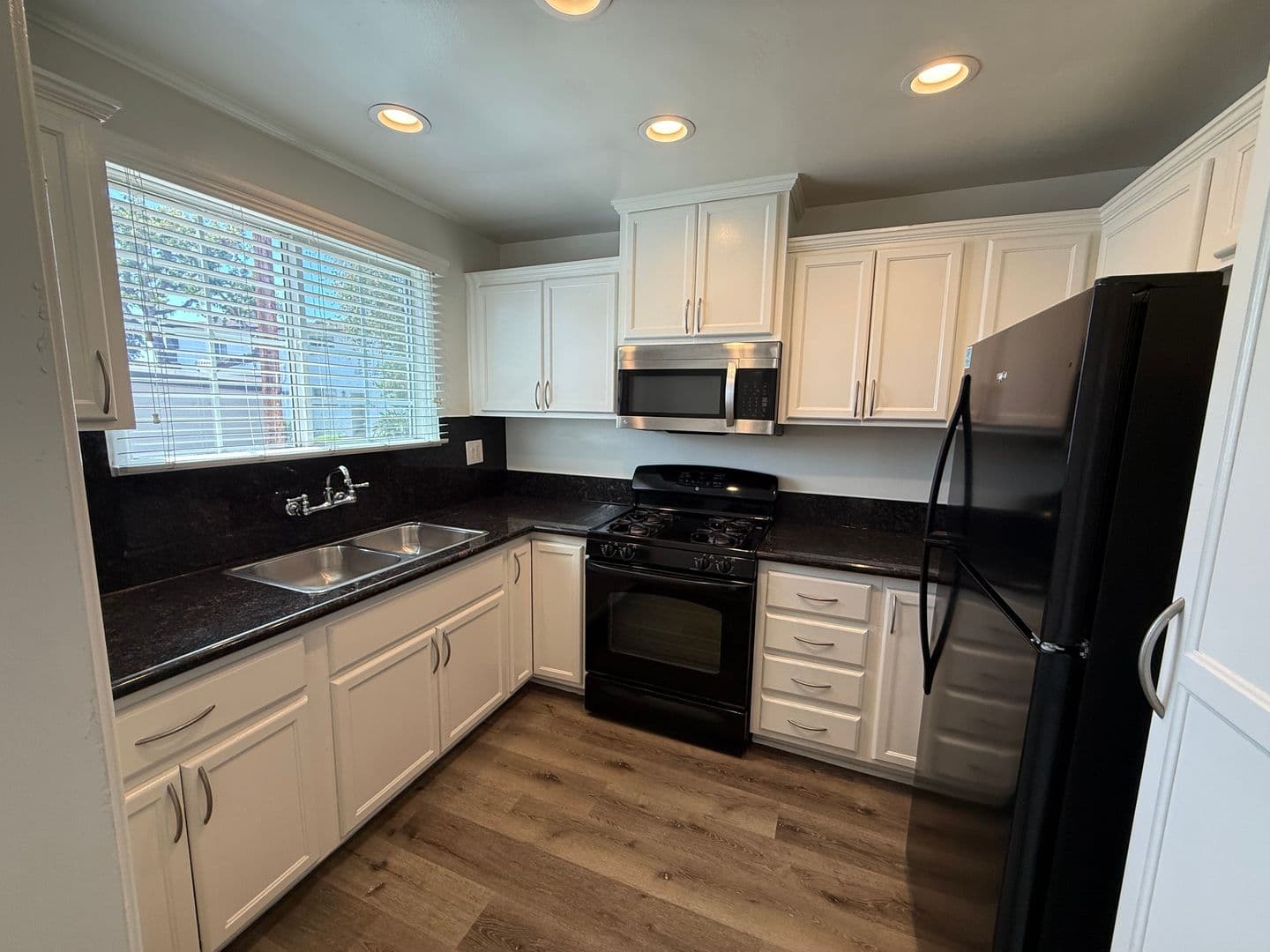 Montebello Apartment: 336 N. Garfield Avenue