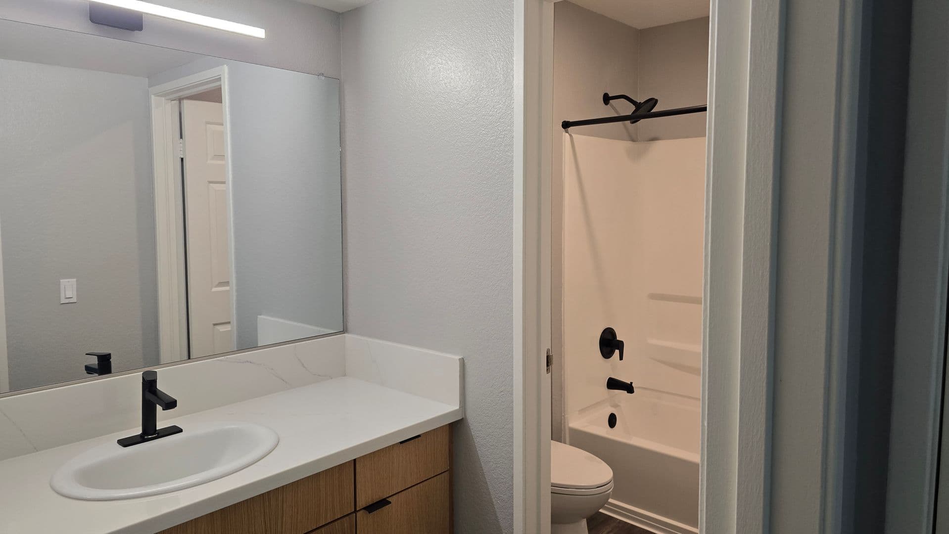Riverside Apartment: 3957 Pierce Street