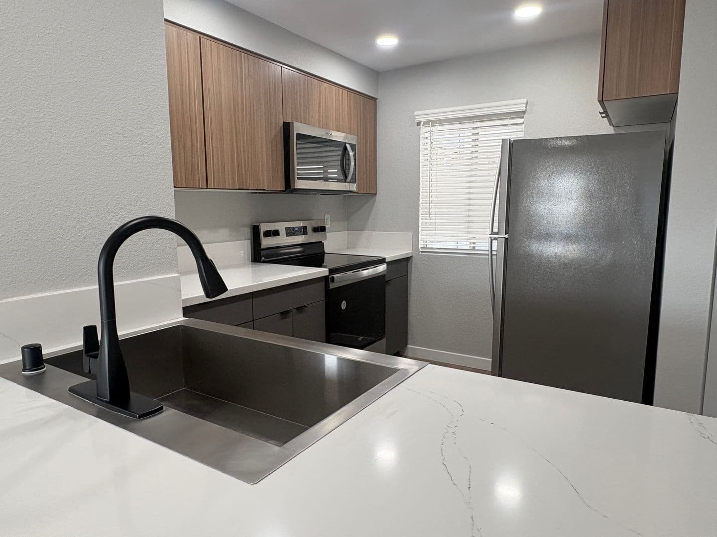 Costa Mesa Apartment: 2855 Pinecreek Drive