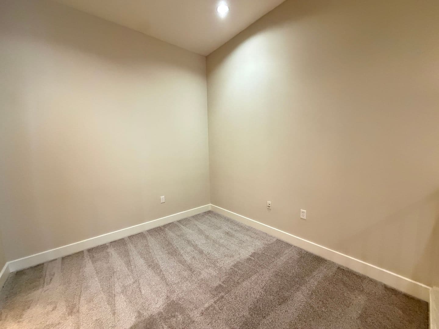 Irvine Apartment: 2300 Dupont Drive