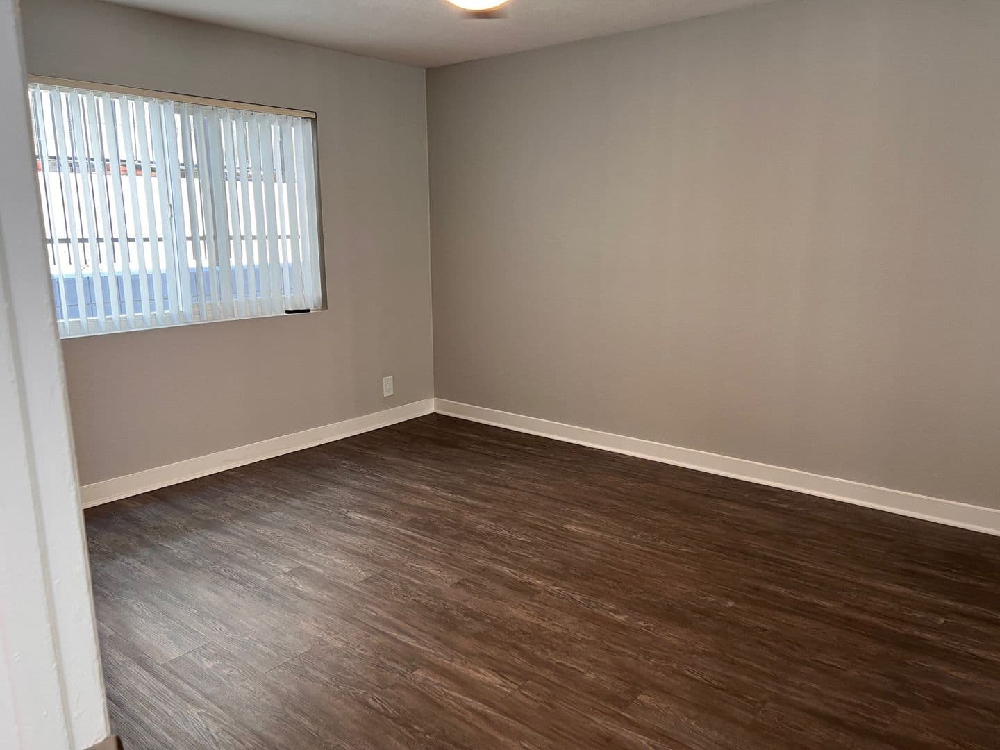 Long Beach Apartment: 1718 Ximeno Avenue
