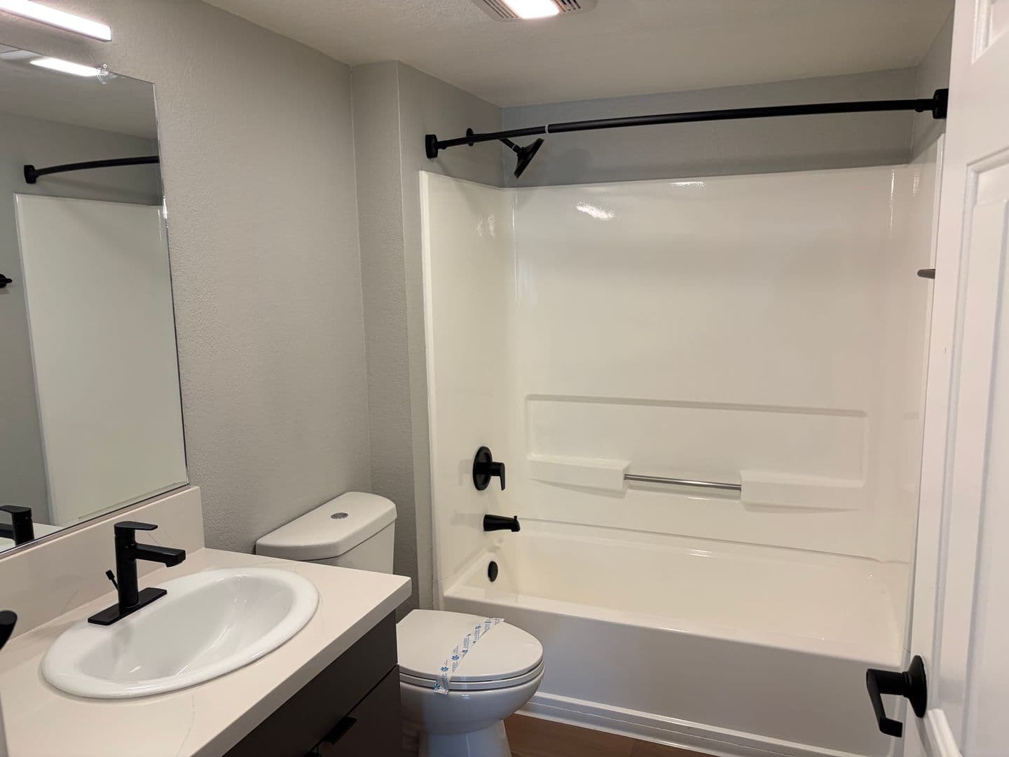 Riverside Apartment: 3957 Pierce Street