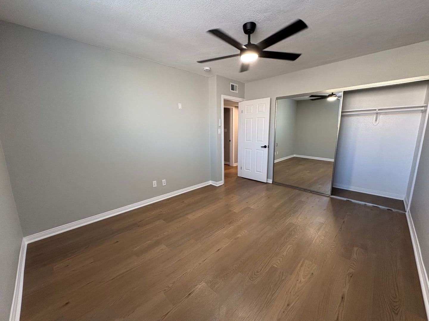 Lakewood Apartment: 4905 Castana Avenue