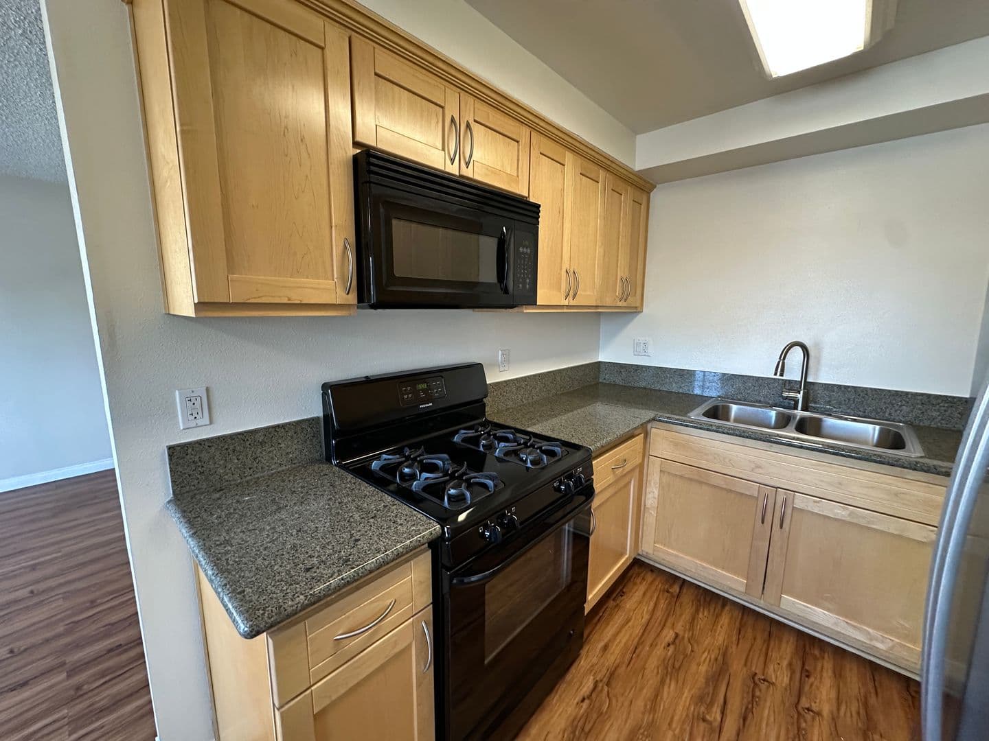 Norwalk Apartment: 12401 Studebaker Road