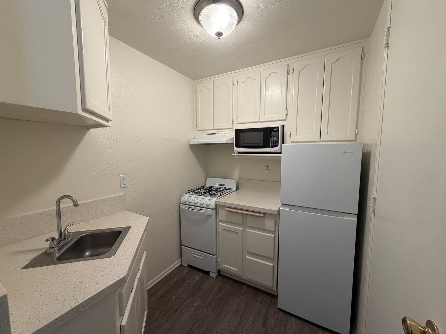Lakewood Apartment: 4907 1/4 Hayter Avenue