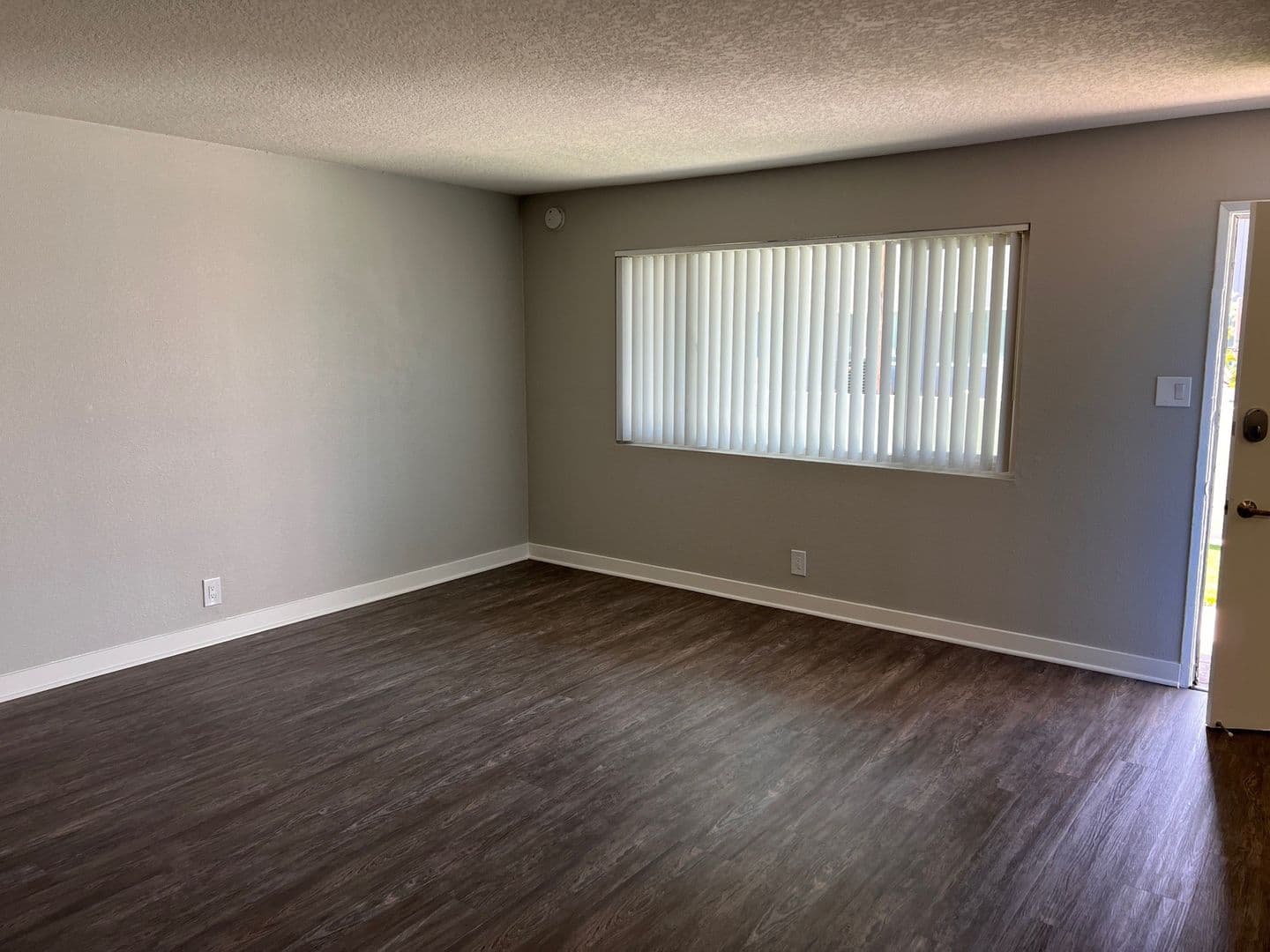 Long Beach Apartment: 1718 Ximeno Avenue