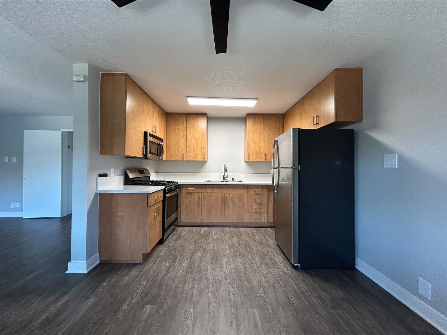 Long Beach Apartment: 1718 Ximeno Avenue
