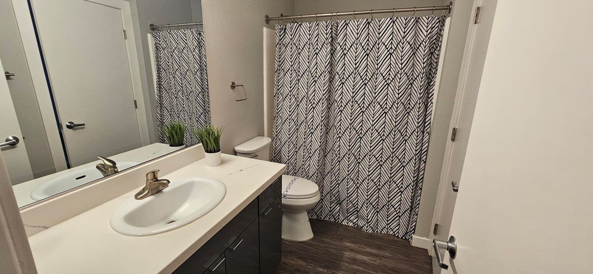 Riverside Apartment: 7600 Ambergate Place