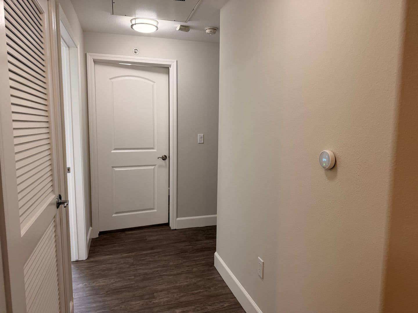 Anaheim Apartment: 2100 E. Katella Avenue