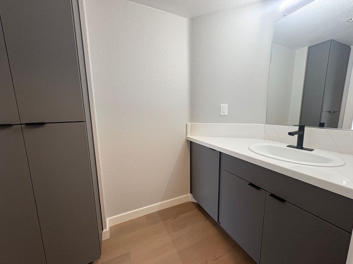 Costa Mesa Apartment: 2855 Pinecreek Drive