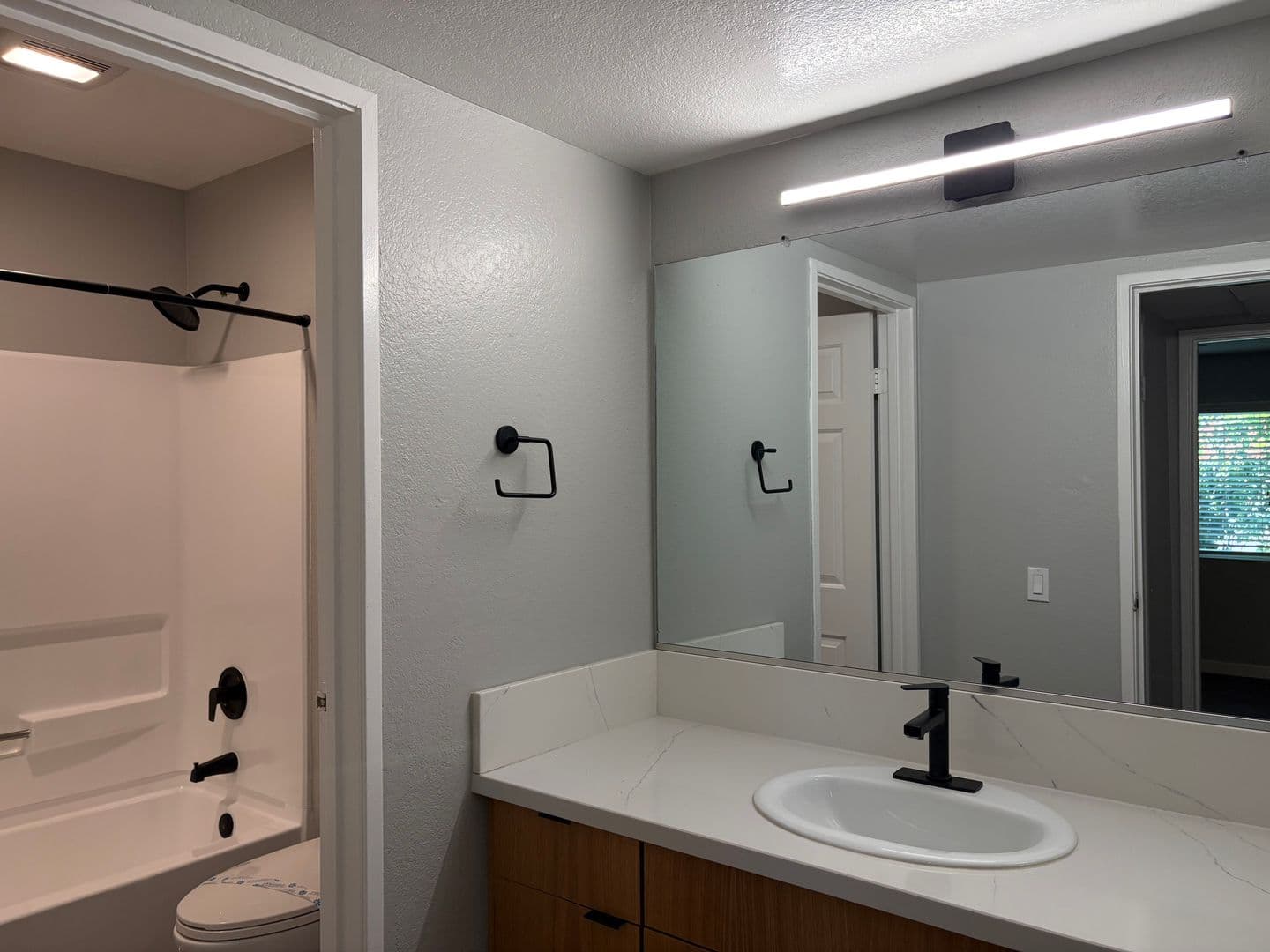 Riverside Apartment: 3957 Pierce Street
