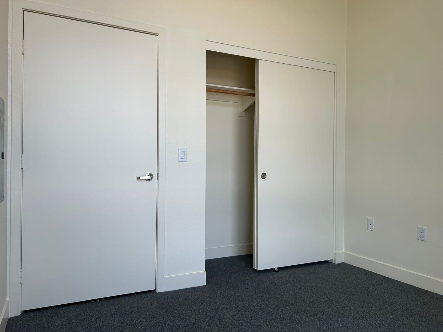 Riverside Apartment: 3050 Mission Inn Avenue